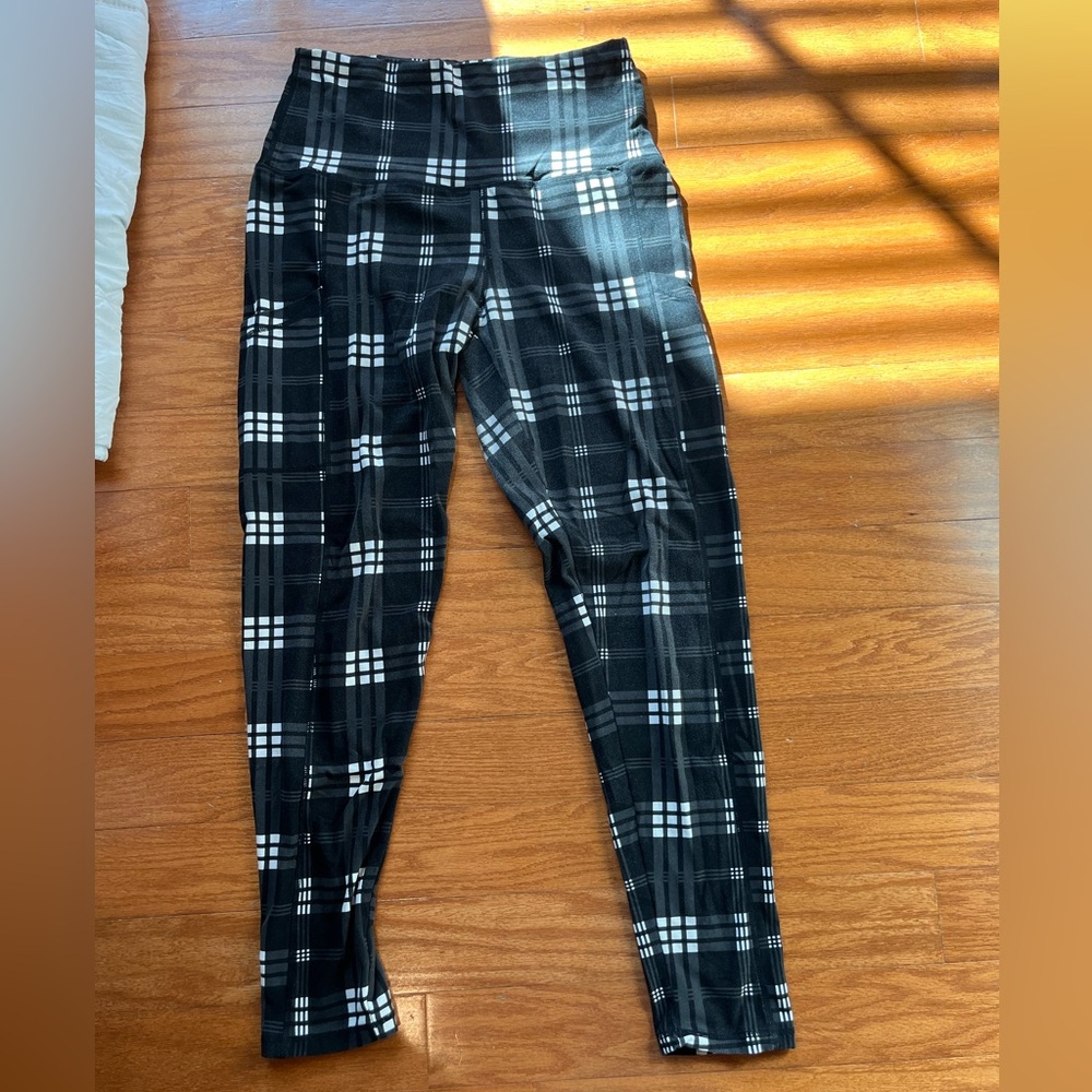 Women's Black and White Plaid buttery soft Leggings with Pockets